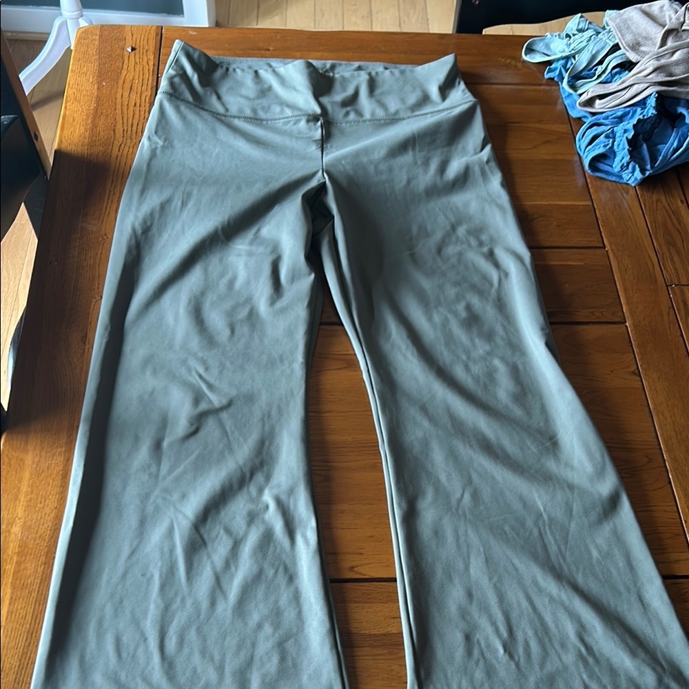 Lululemon Olive Green Yoga Pants